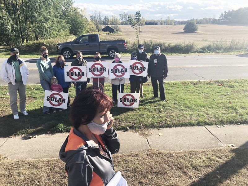Concerns aired about proposed Summit Street solar farm